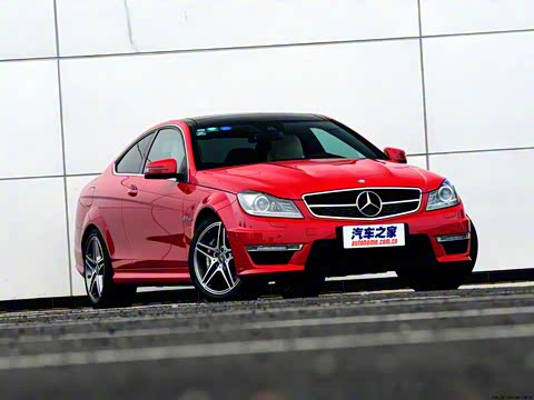 2012�� AMG C 63 Coupe ������