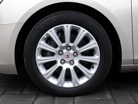 2013�� 28T �Ƽ���