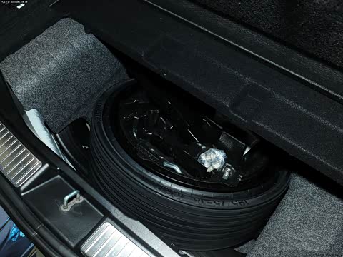 2010�� R 300 L ������