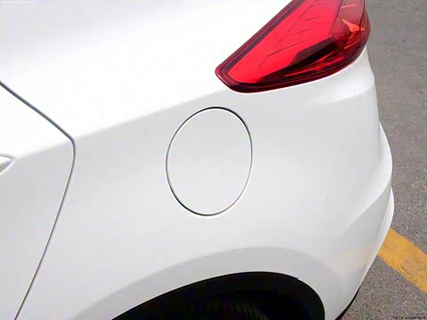 2013�� 1.6L �ֶ��¿��� ��V