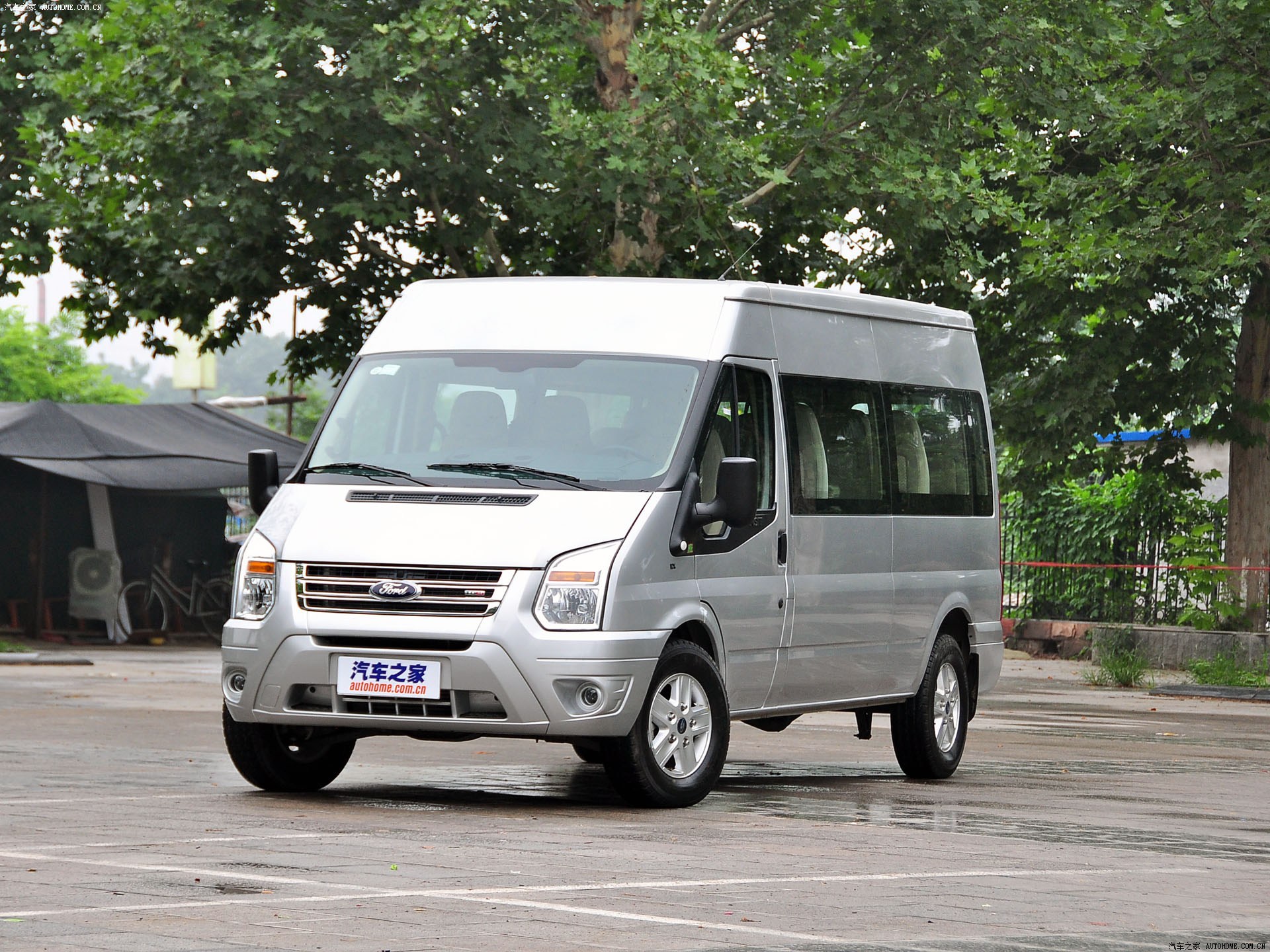 2013款24t豪华型长轴中顶国iii