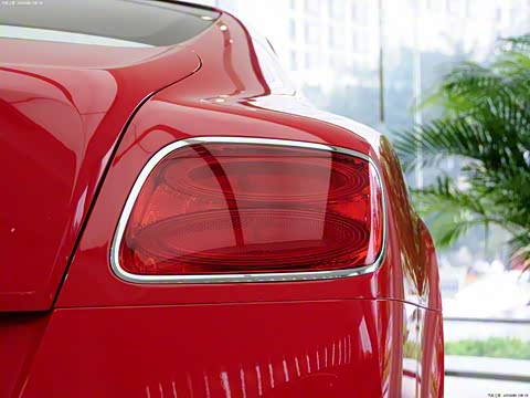 2012�� 4.0T GT V8