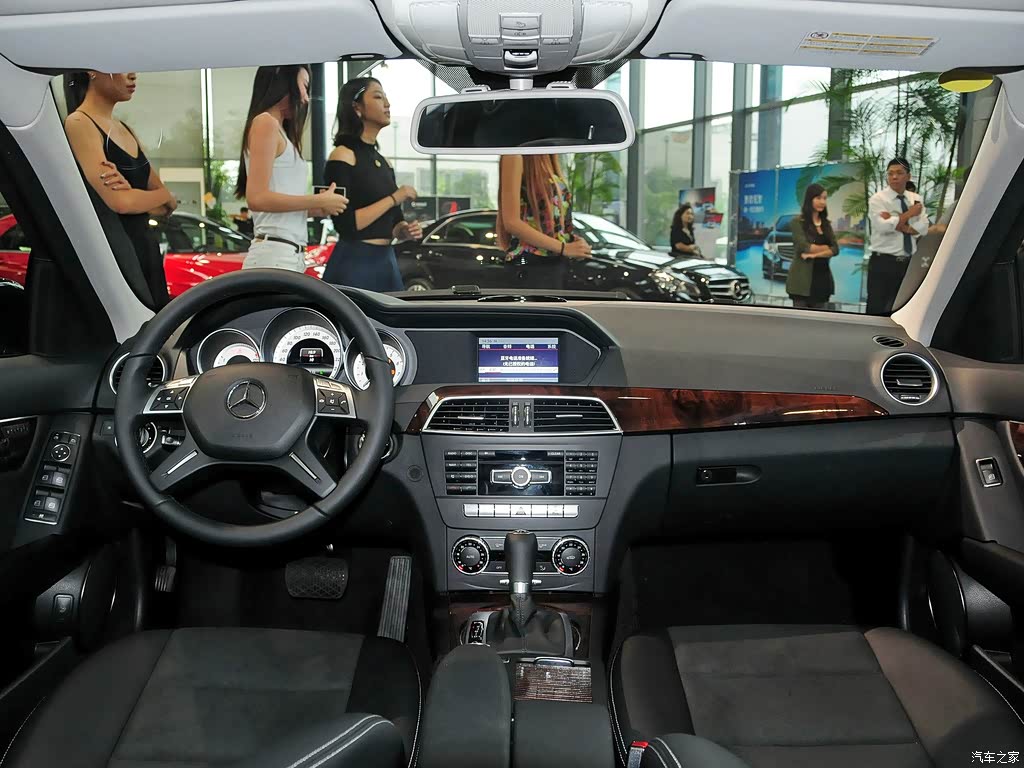 2013款 c260 优雅型 grand edition 2106278高清图片_奔驰_汽车图库