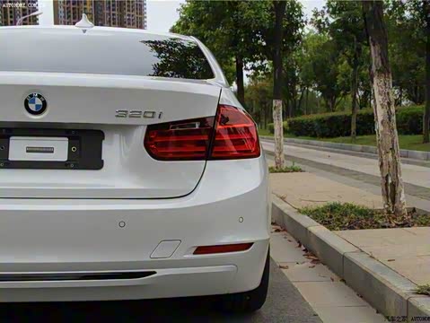 2013�� �Ŀ� 320i�˶������װ
