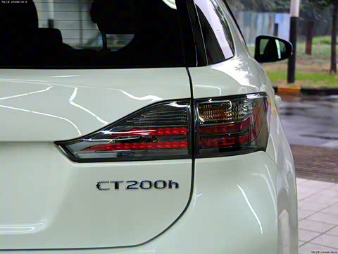 2013�� CT200h ���ʰ�