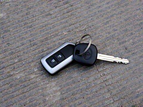 2012�� 2.7L ����7����Ӣ��