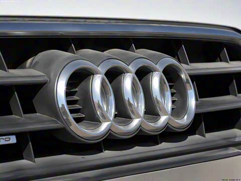 2013�� 40 TFSI quattro�����˶���