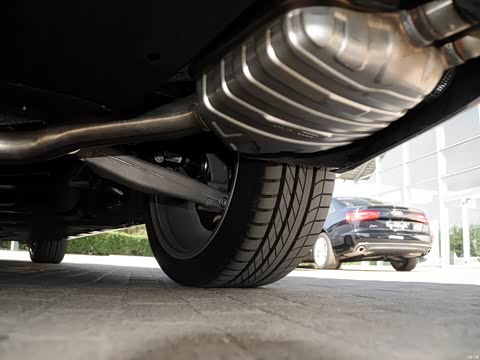 2014�� A8L 6.3 FSI W12 quattro�콢��