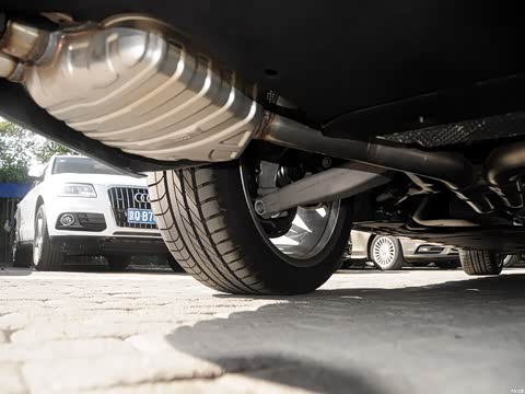 2014�� A8L 6.3 FSI W12 quattro�콢��