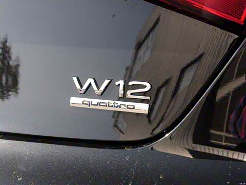 2014�� A8L 6.3 FSI W12 quattro�콢��