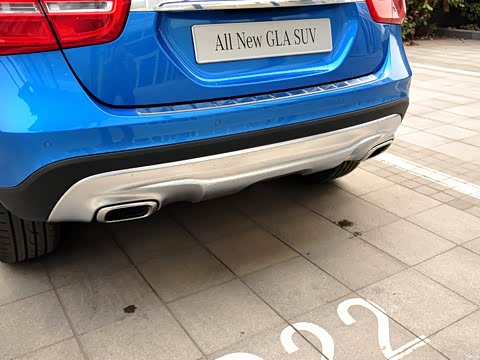 2015�� GLA 200