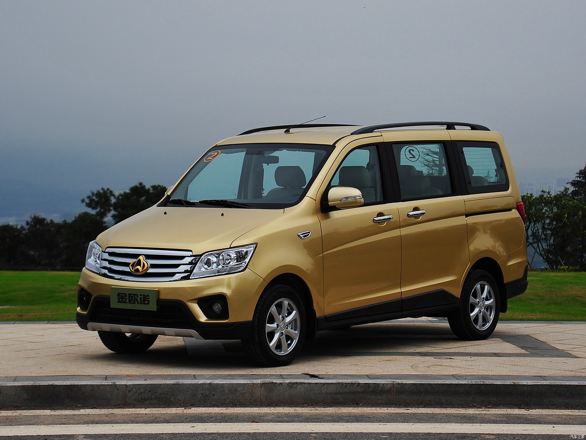 2015款15l金欧诺天窗版