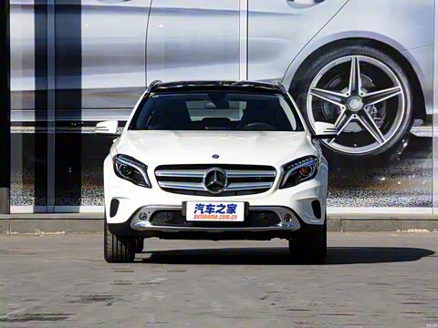 2015�� GLA 200
