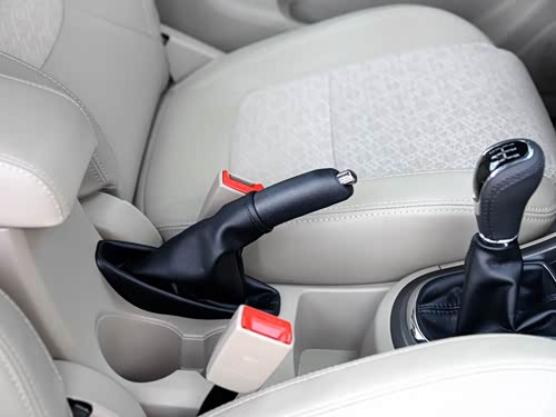 手刹是日常驾车都会使用到的功能,如今随着科技发展,手刹类型以及