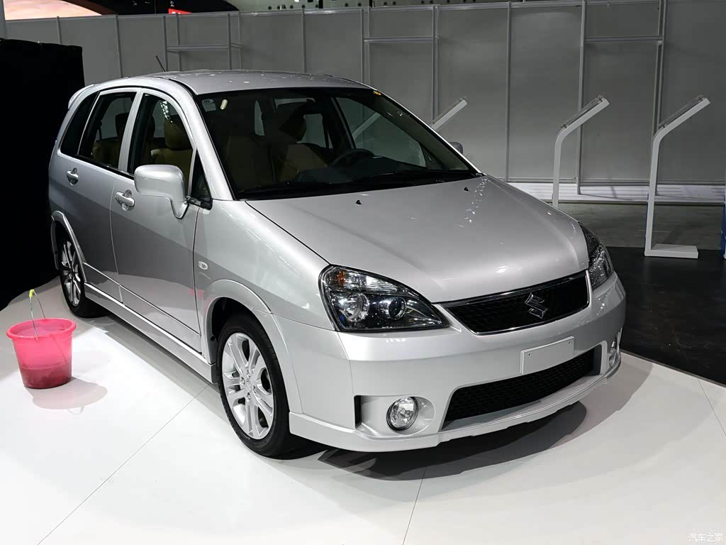 汽车图片 铃木 利亚纳 2013款 两厢 1.4l 手动标准型a