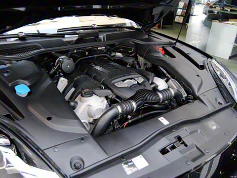 2015�� Cayenne Turbo 4.8T