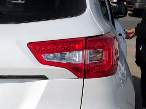 2014�� 1.8T �Զ���Ӣ�� ��V