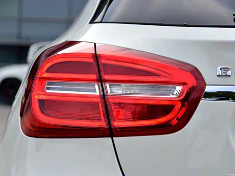 2015�� AMG GLA 45 4MATIC