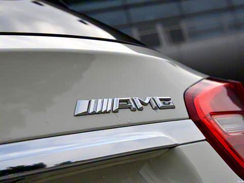 2015�� AMG GLA 45 4MATIC