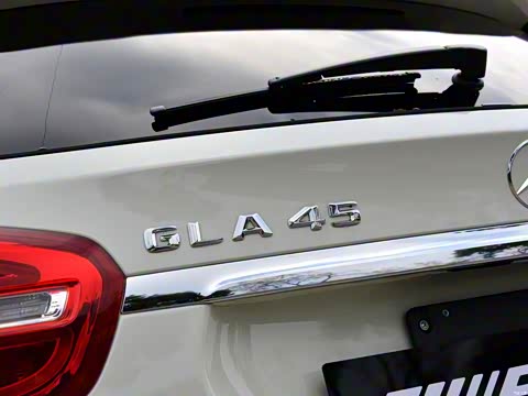 2015�� AMG GLA 45 4MATIC