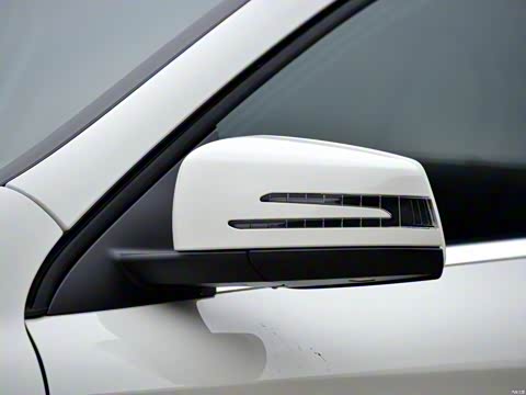 2015�� AMG GLA 45 4MATIC