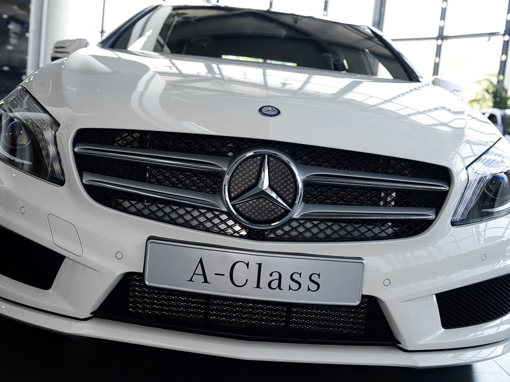 奔驰(进口) 奔驰a级 2015款 a 200 限量运动版