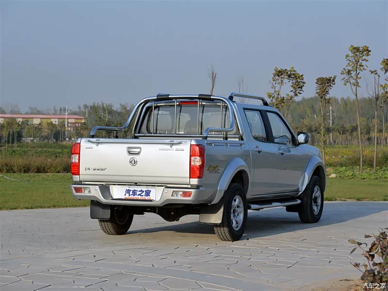 郑州日产 锐骐皮卡 2015款 3.0t领航版柴油四驱超豪华型zd30d13