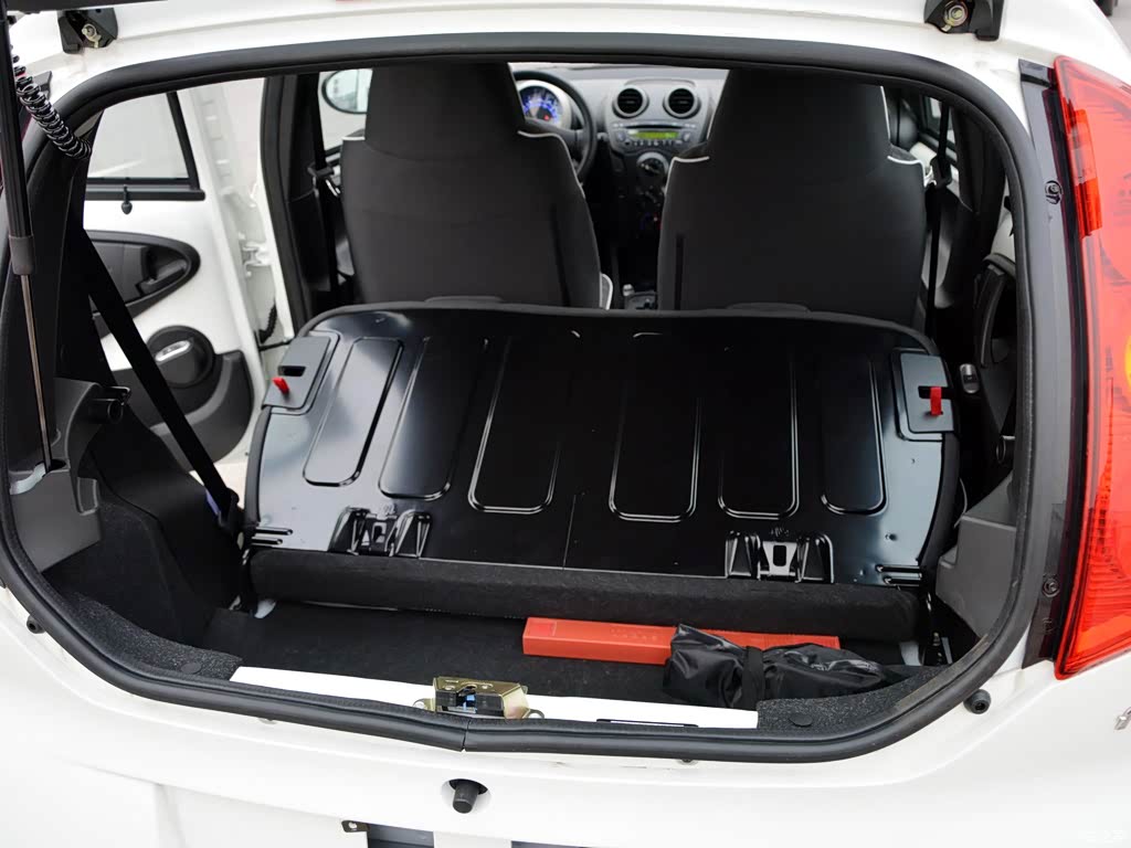 比亚迪 比亚迪f0 2015款 1.0l amt 悦酷型