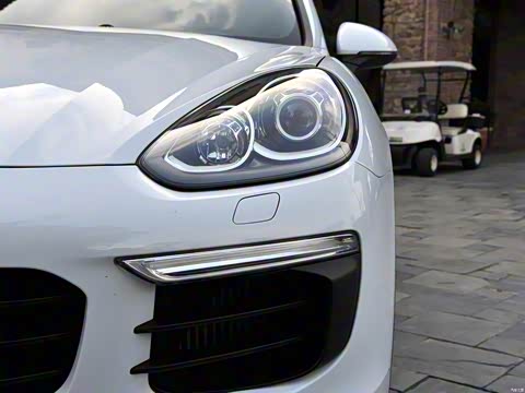 2015�� Cayenne S 3.6T