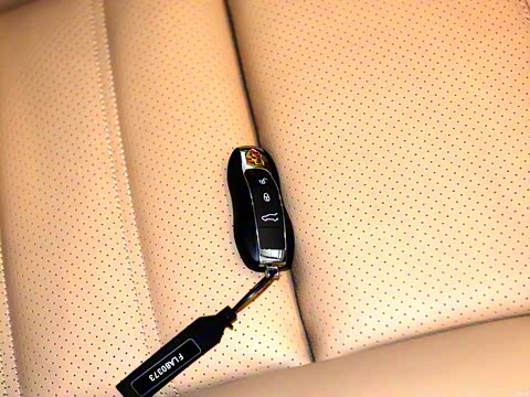 2015�� Cayenne Turbo 4.8T