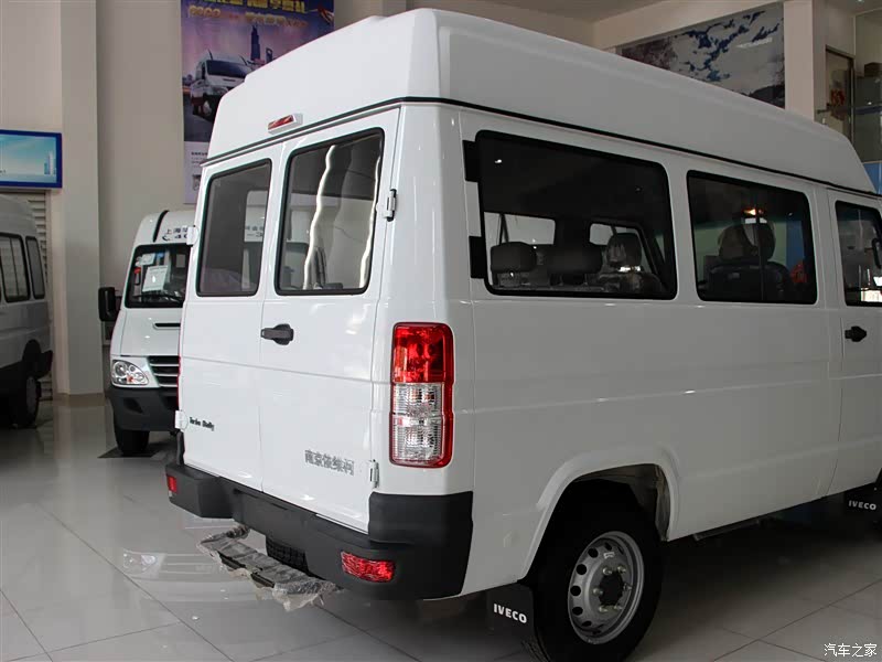 南京依维柯 得意 2014款 2.8t-a35 nj6494acz43s4