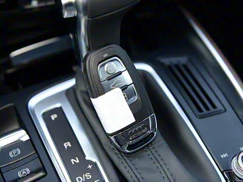 2015�� 40 TFSI ������