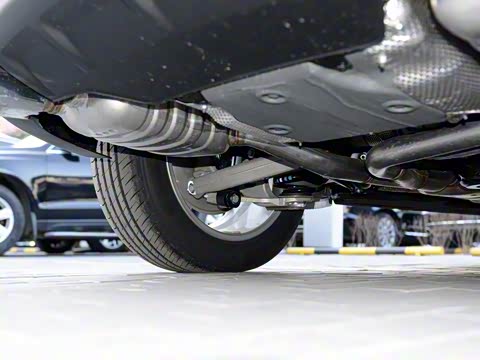 2015�� 40 TFSI ������