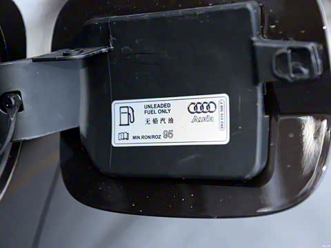 2015�� 40 TFSI ������