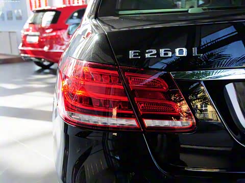 2014�� �Ŀ� E 260 L ������