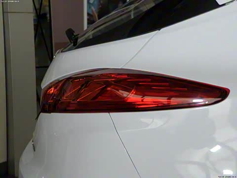 2013�� 1.6L �ֶ��¿��� ��V