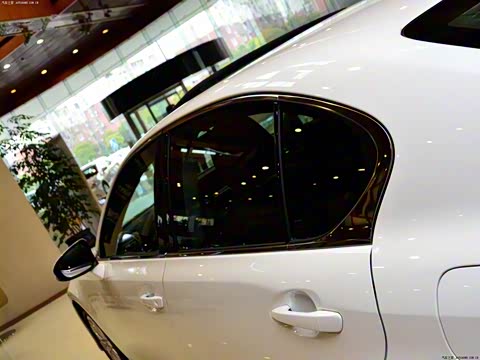 2014�� 300h ���Ȱ�