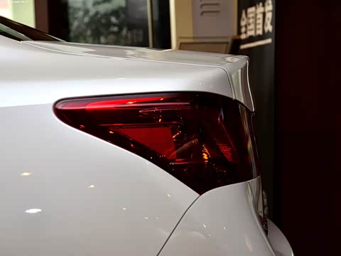 2014�� 300h ���Ȱ�