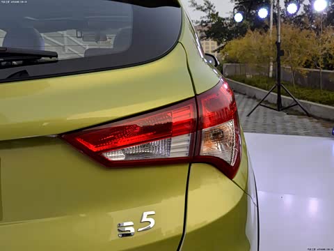 2014�� 1.6L �ֶ�������