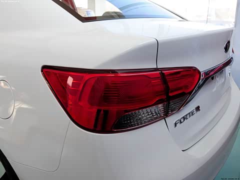 2014�� 1.6L MT GLS