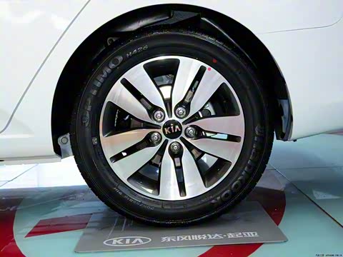 2014�� 1.6L MT GLS