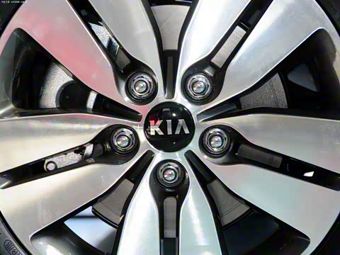 2014�� 1.6L MT GLS