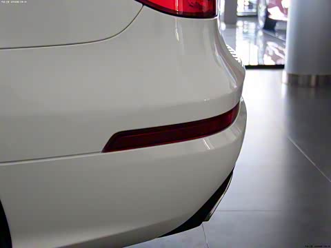 2011�� R 300 L ������