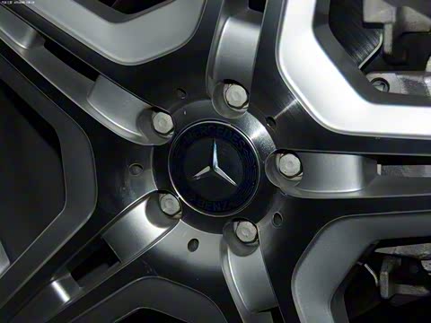 2011�� R 300 L ������