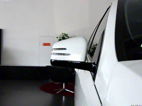 2011�� R 300 L ������