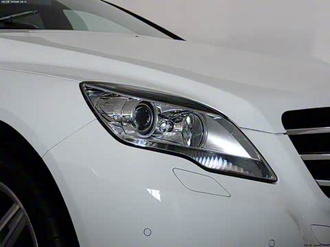 2011�� R 300 L ������