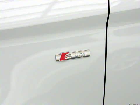 2014�� Limousine 40 TFSI S line ������