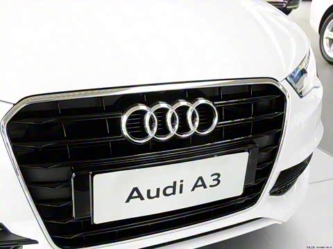 2014�� Limousine 40 TFSI S line ������