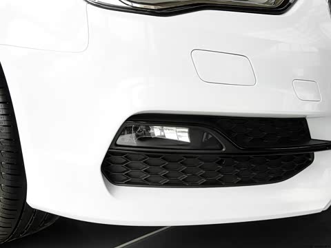 2014�� Limousine 40 TFSI S line ������