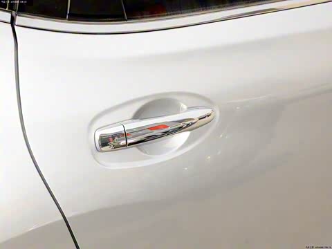 2014�� 2.0L CVTʱ�а� 2WD